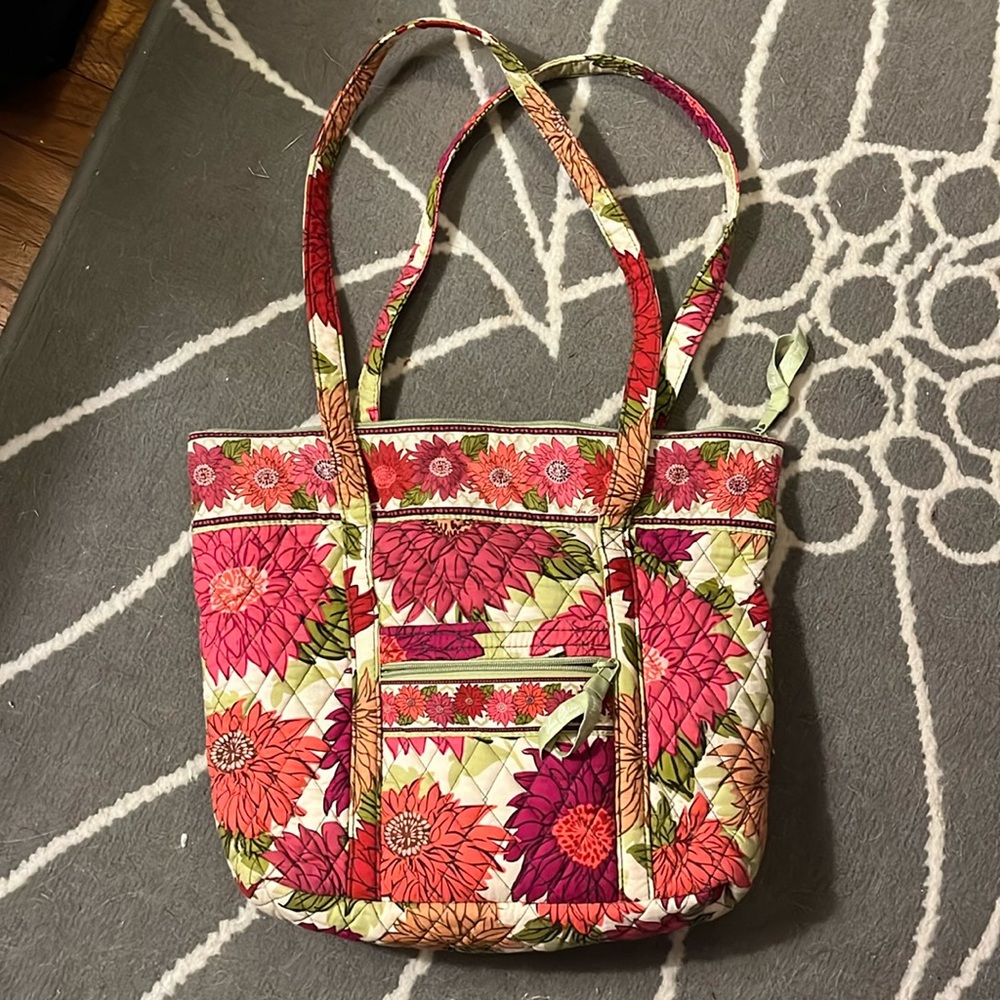 Hello Dhalia! Vera Tote Bag